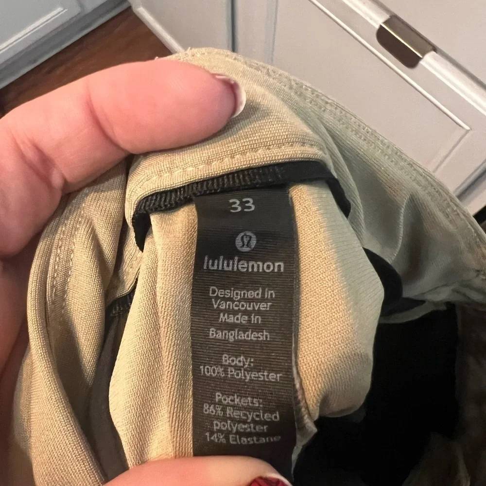 Lululemon Commission Pants Classic Men's Size 33 Khaki Tan Flaw